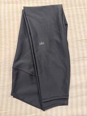 7/8th length Alo High-Rise Airlift grey Leggings